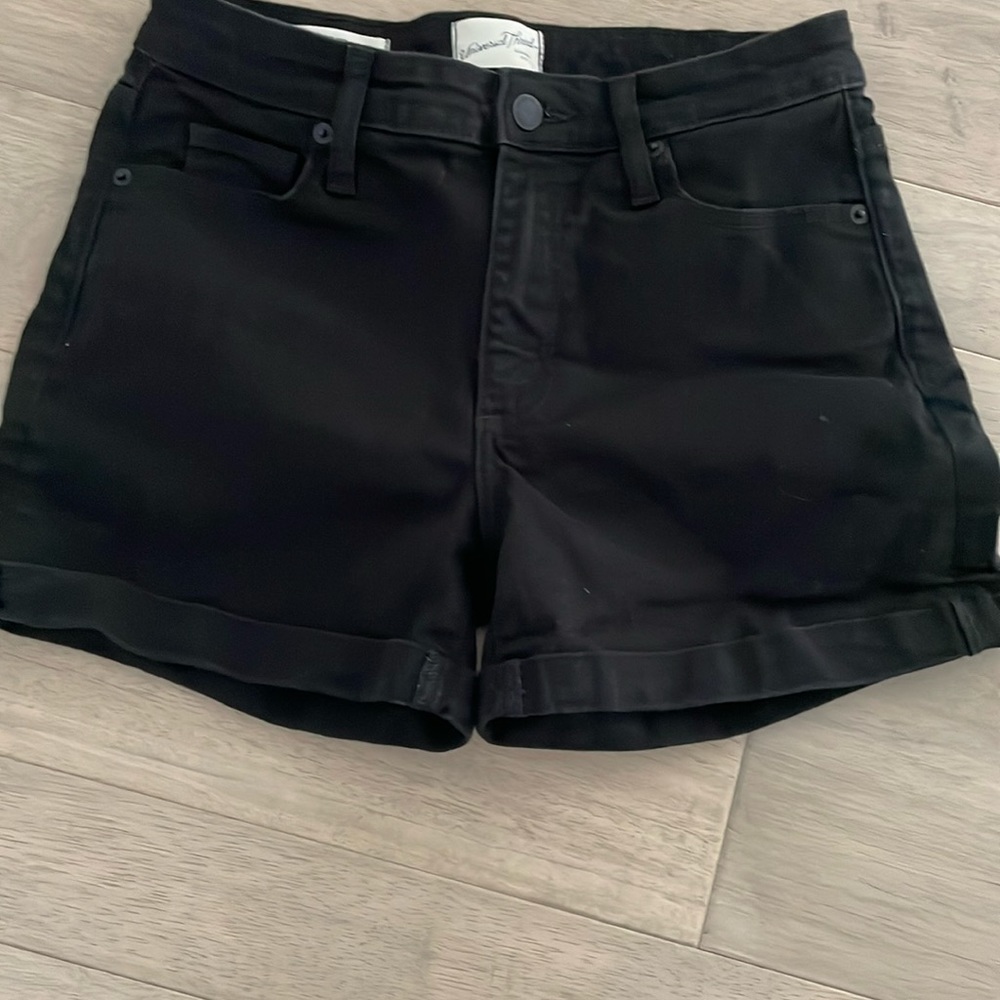 Universal Thread shorts